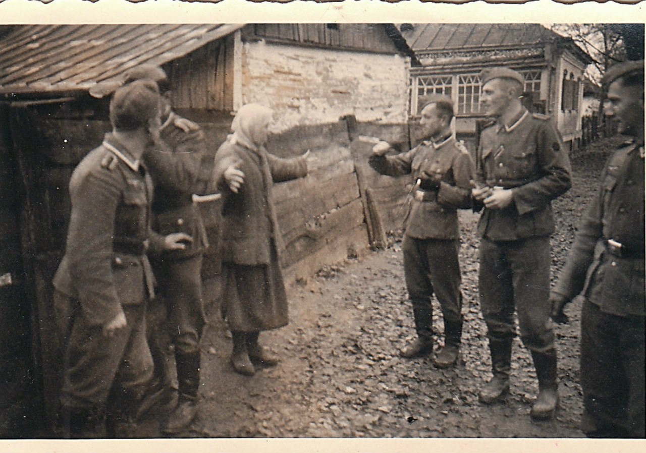 Допрос рабов вов. 1942 Белоруссия полицаи.